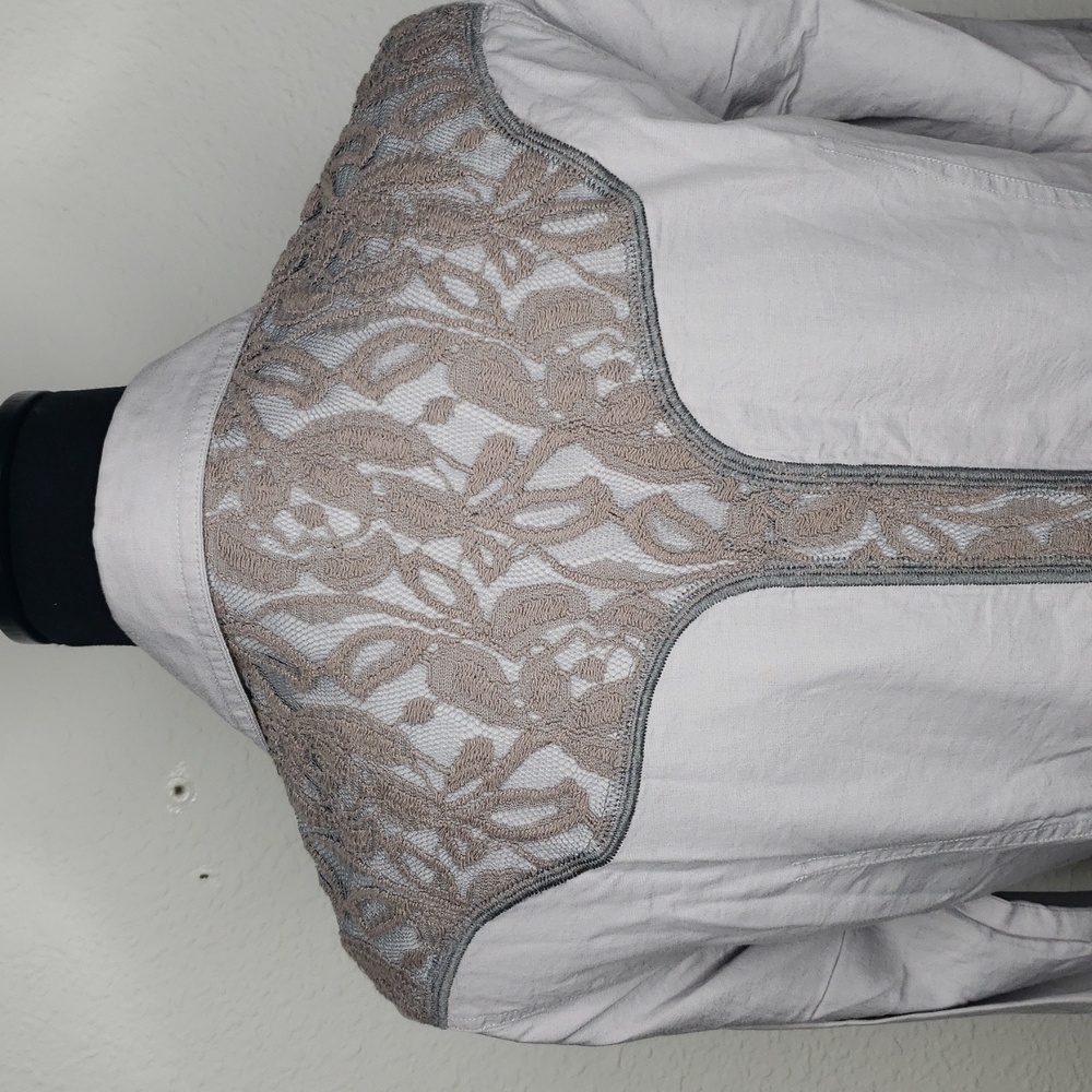 NWT Noble Outfitter Bluegrass Lace Button Down Blouse Size M Cotton Lyocell